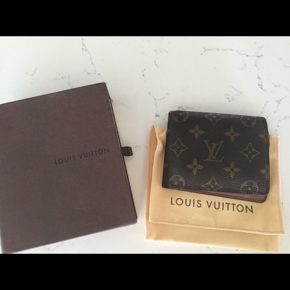 LOUIS VUITTON MENS WALLET - Picture 1 of 3